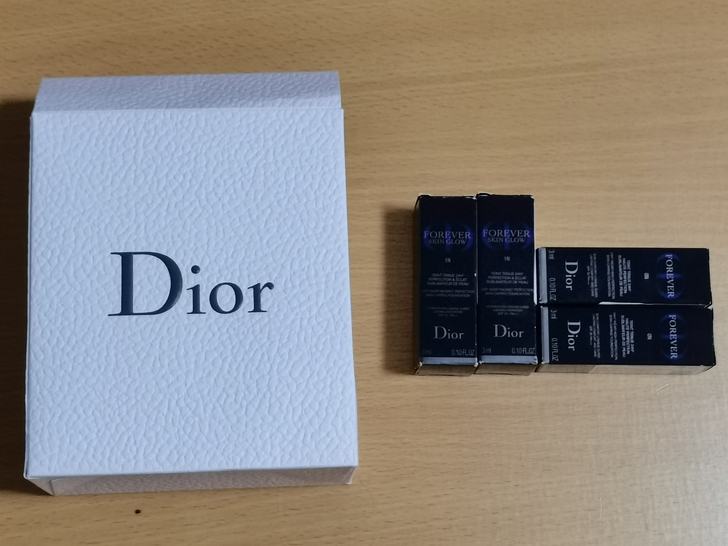 dior凝脂恒久亮泽粉底液 色号1N和0N...