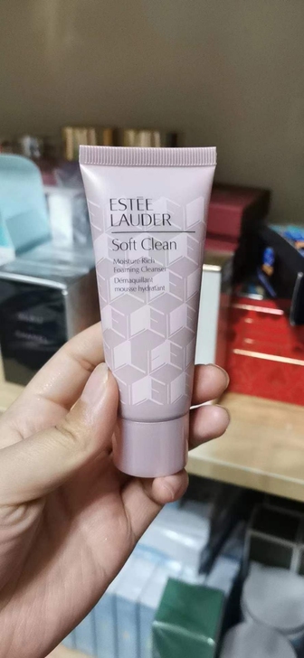 雅诗兰黛粉色洁面美版30Ml