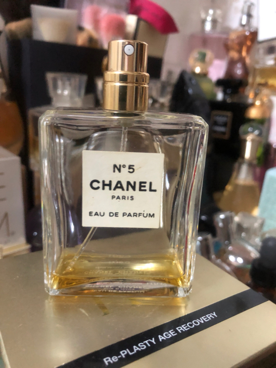 香奈儿五号女香水50ml，余量看图，两个打...