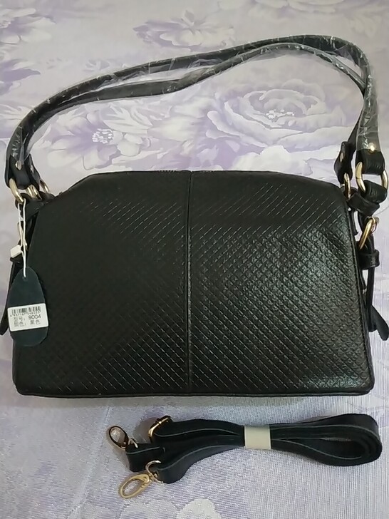 女士单肩斜挎大包真皮牛皮黑色