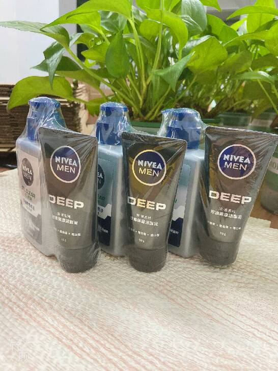 妮维雅男士控油祛痘亮肤洗面奶深层清洁黑头收...