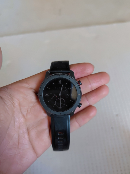 华米gtr42mm，成色如图所见铝合金处有...