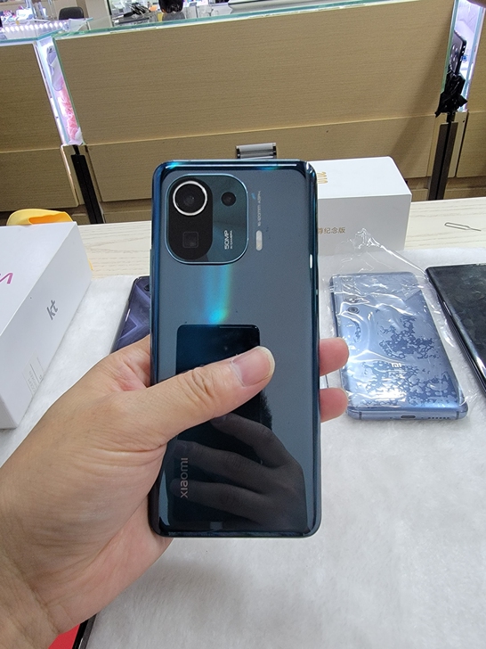 出个小米11pro绿色12+256九九新靓...