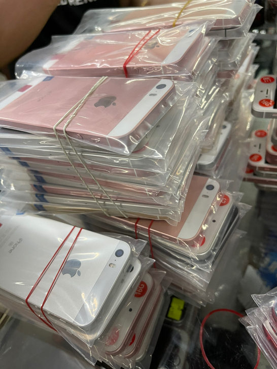 iPhone SE单手小钢炮陈老师最爱备用...