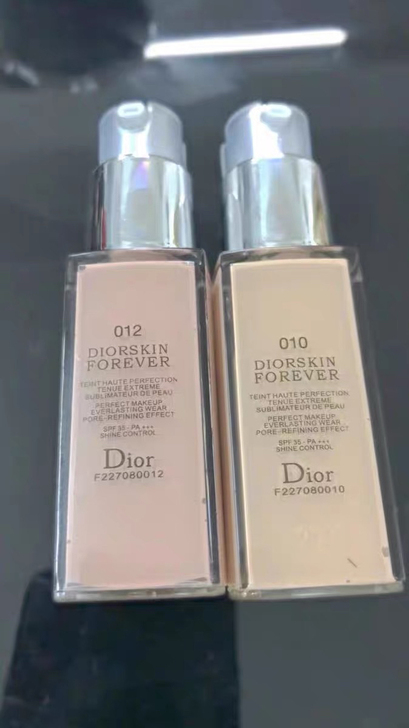 dior试用装迪奥凝脂粉底液。简装20ml...