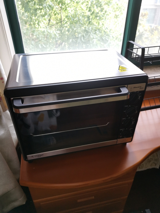 闲置烤箱一个，仅限上门自提，金山区金山豪庭。