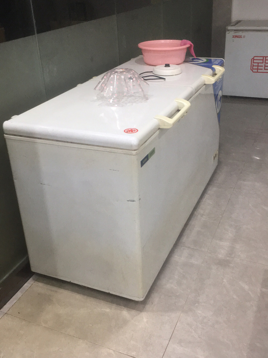百利冰柜500容量，不能制冷