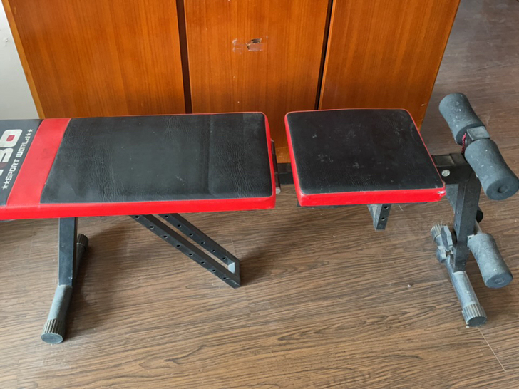 健身器材，仰卧板低价转让。