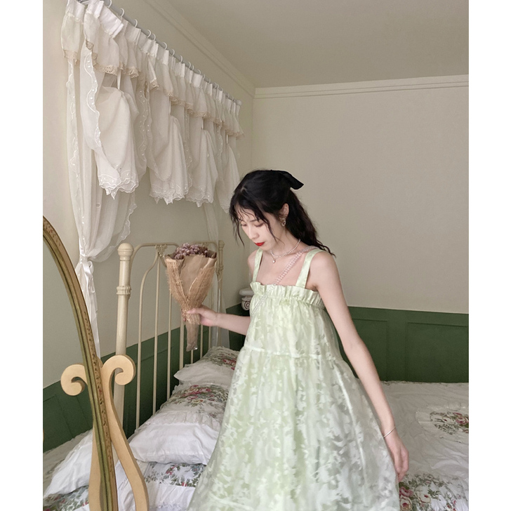 花樽与花| 绿色碎花吊带连衣裙公主风赫本森...
