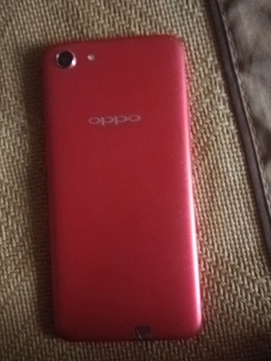 oppoA83手机，学生妹妹一手手机，功能...