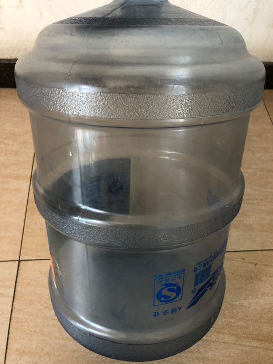饮水机水桶 18.9升，家用商用市面上常规...