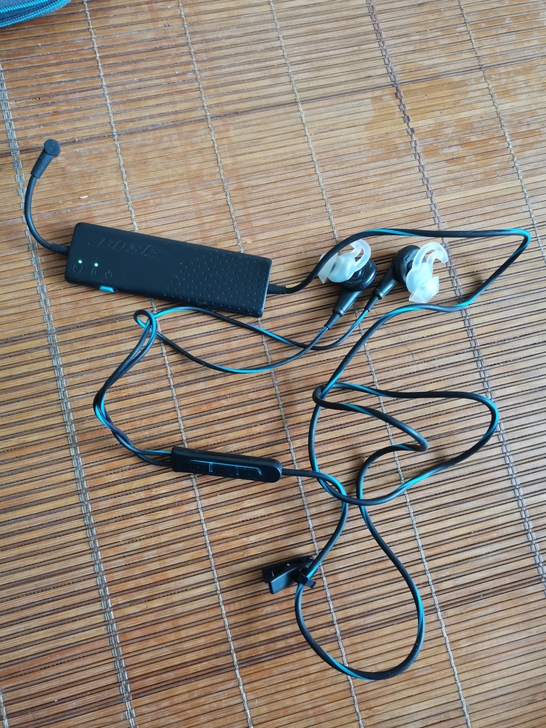 bose降噪耳机QC20成色很新