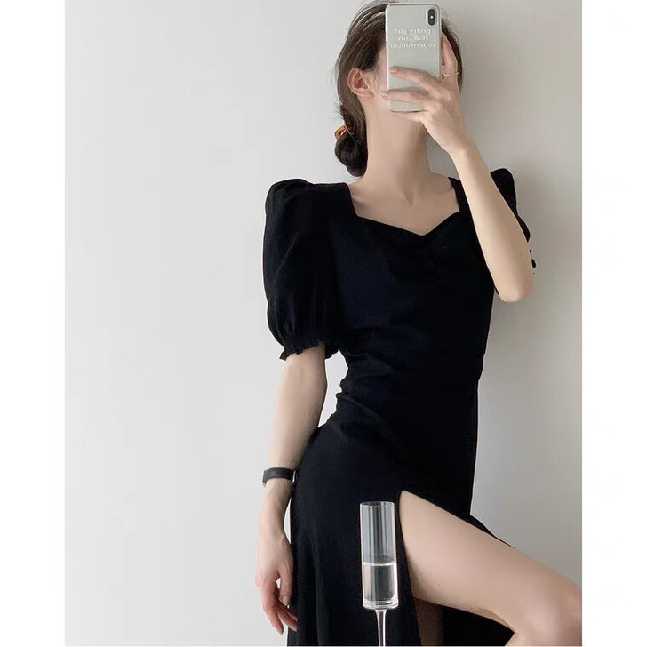 黑色开衩连衣裙 尺码M 很修身性感的一条裙...