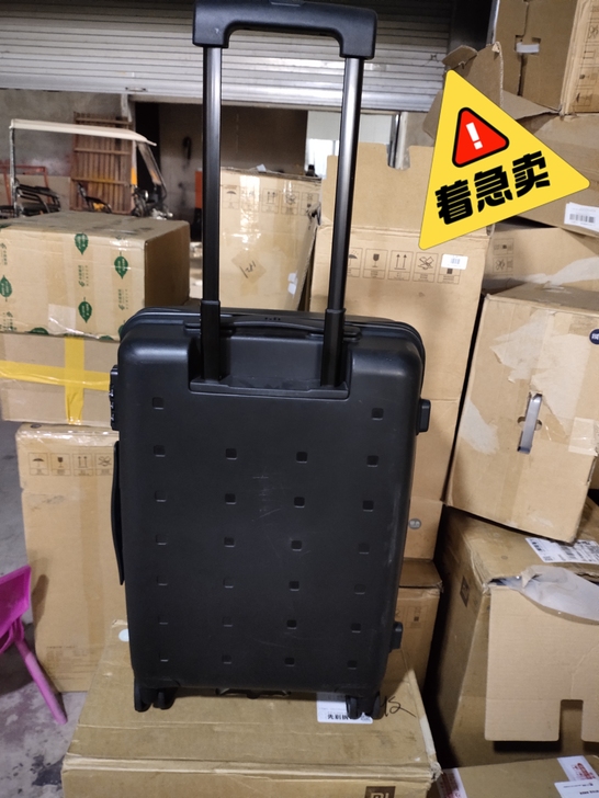 小米黑色20寸青春版拉杆箱，九成新左右，有...