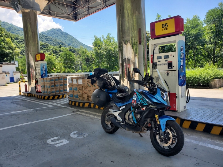 春风650MT。19年上牌，现2万km。要...