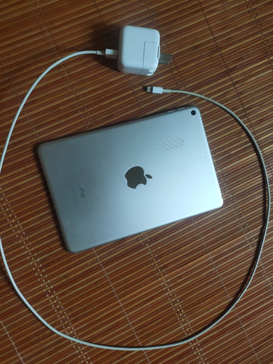 卖一个国行64G ipadmini5 ,用...