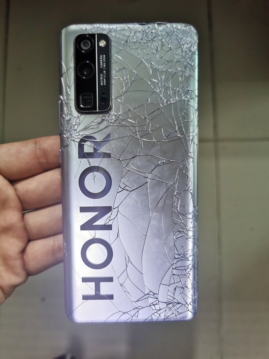 荣耀30pro尸体机，不开机，充电没有反应...