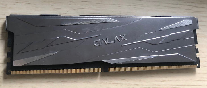 ddr4 16g内存 2666，影驰金属大师