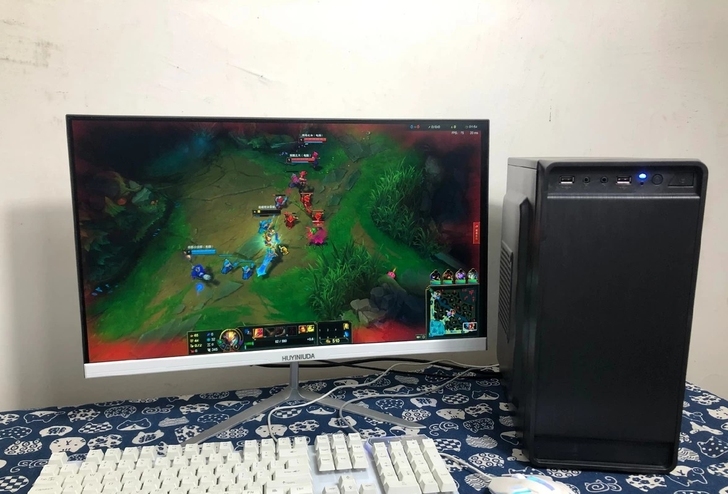包邮出8G高端游戏台式电脑主机 工作室倒闭...