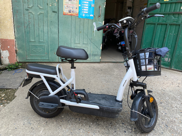 爱玛电动车小坦克