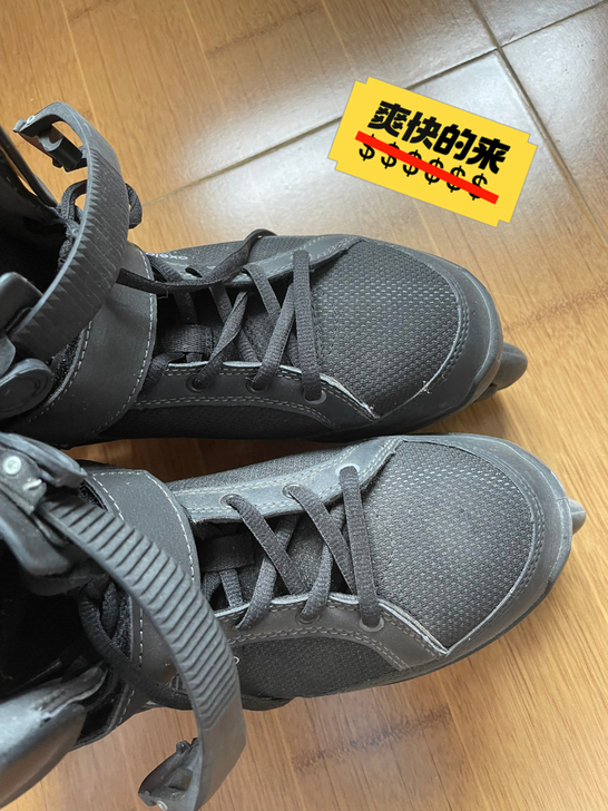 这双鞋是在迪卡侬实体店买的，期间用过一段时...