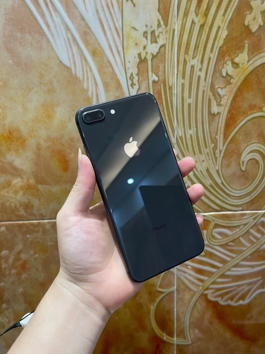 个人闲置苹果8p64g iPhone 8P...