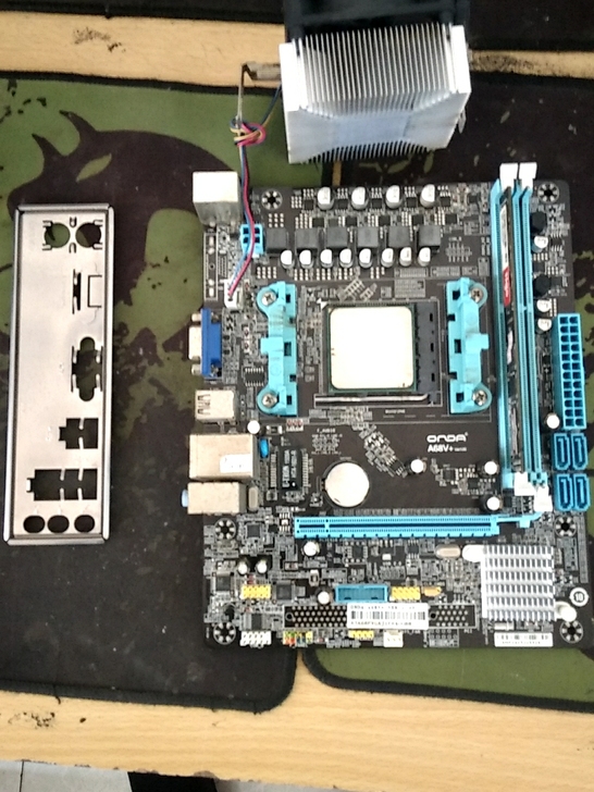 昂达a68主板+四核处理器X4 730k