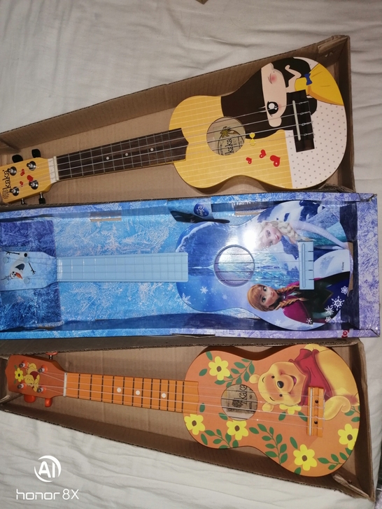 尤克里里三把kaka