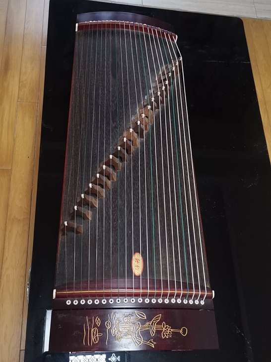 练习用小古筝,驰韵品牌8成新,搬家没地方放...