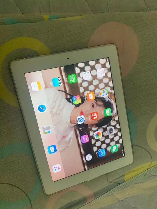 iPad5苹果平板闲置女生自用