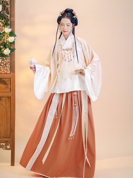 品牌型号 汉尚华莲青昧儿，浅粉大襟套装S