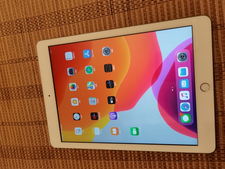 闲置女生自用iPad2017(32G)平板...