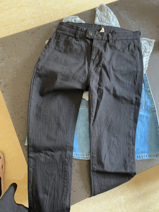 两粒扣黑色裤子