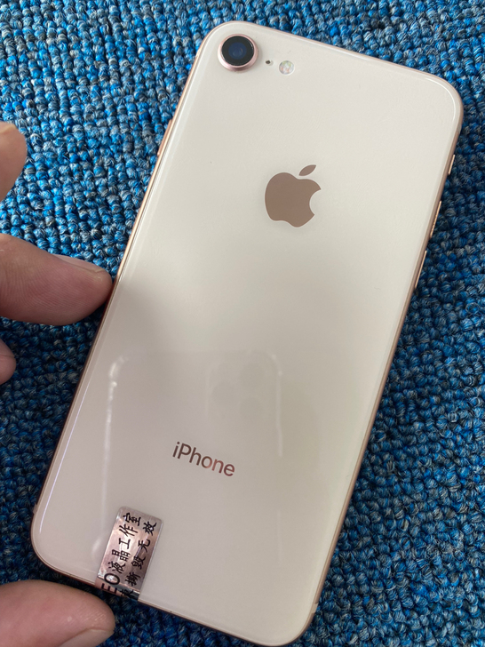 国行三网iPhone8 256Ｇ，更换电池...