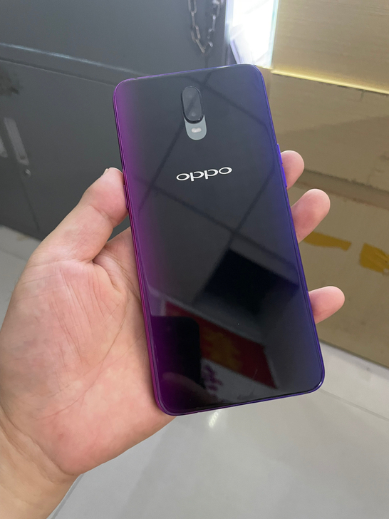 oppo R17。内存不详，装卡电话可以打...