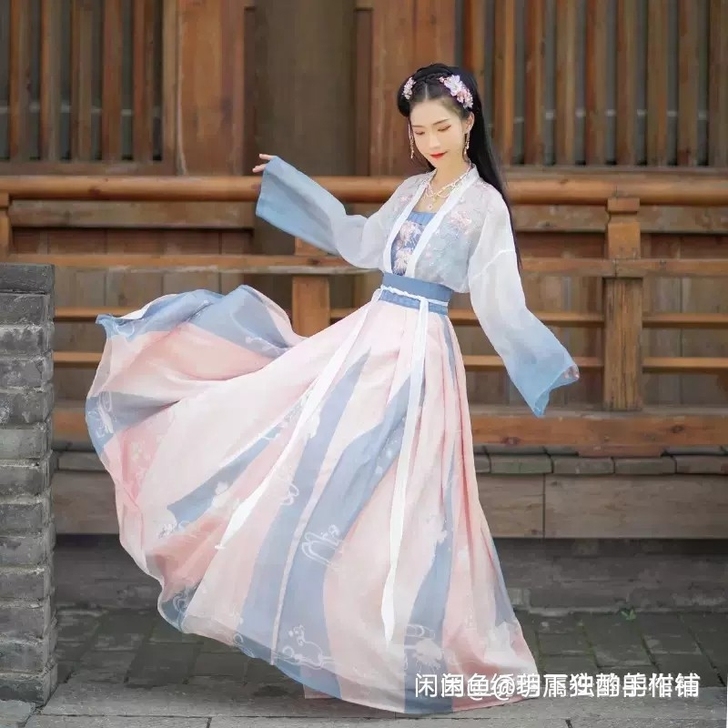 【退坑急出看我】收汉尚华莲齐胸汉服桃花水母...