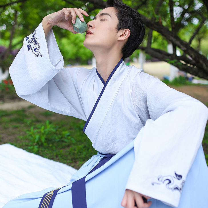 重回汉唐 民族装舞台装 汉服