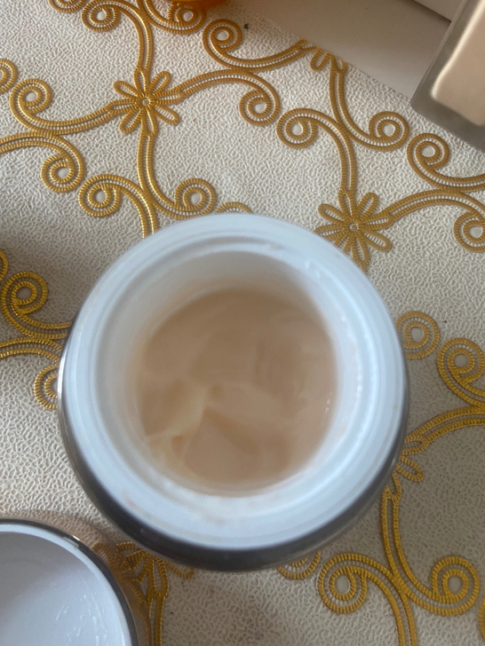 兰蔻面霜朋友送的  拍的时候看好，  售出...