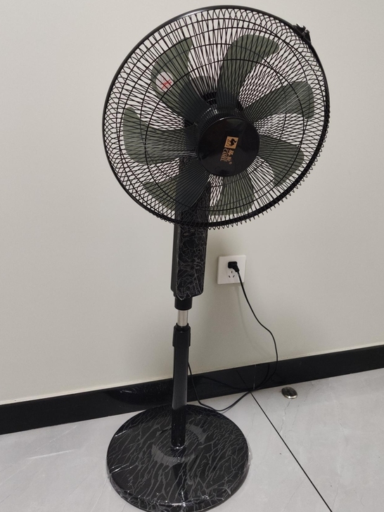 骆驼电风扇落地扇家用立式宿舍台式摇头工业电...