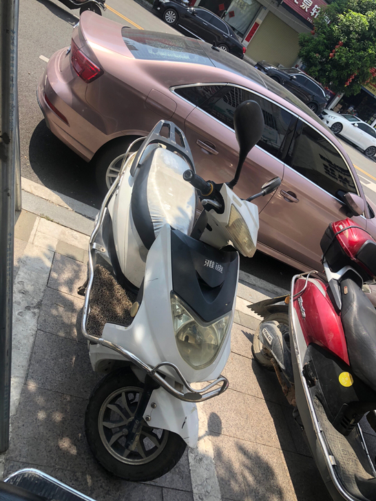 雅迪电动车60v5个大电池