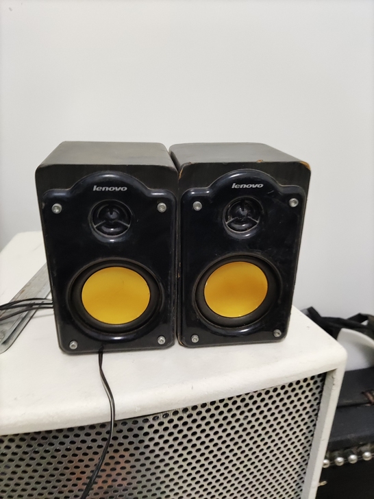 有缘音响10元。拿走不包邮