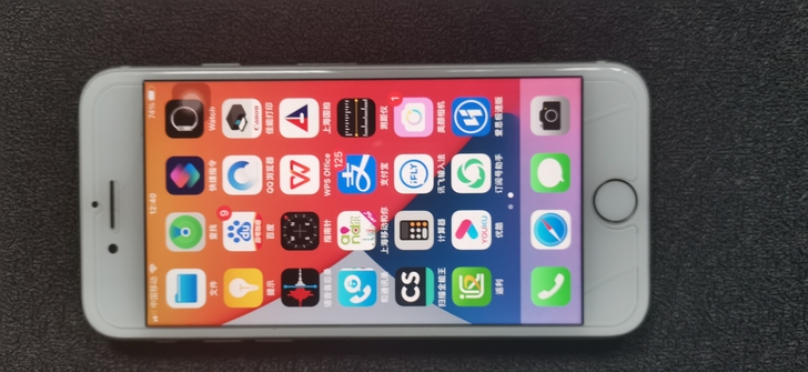iphone8 64G，不是卡贴机，插卡即...
