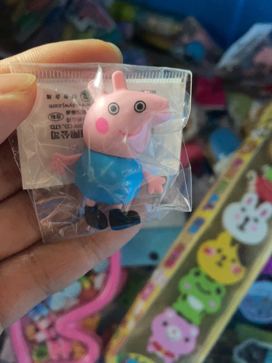 出售各种彩色橡皮