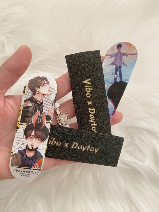 洛洛山河博肖手指滑板挂件 蓝天白云 摩托车...