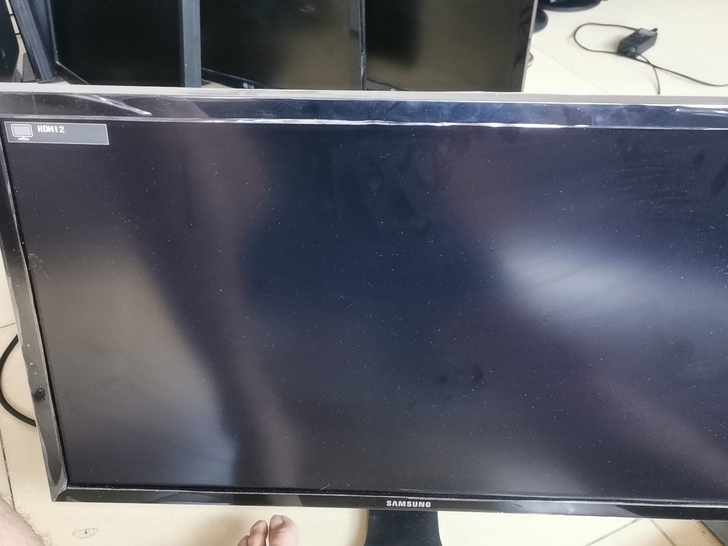 三星 28寸 液晶彩色显示器