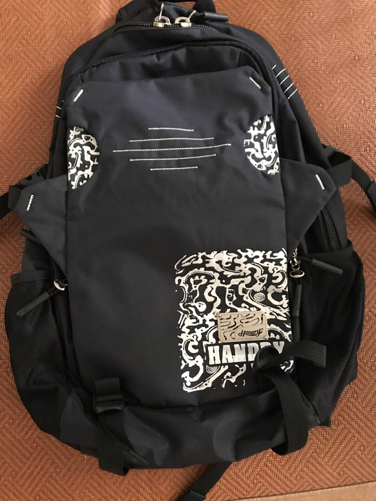 黑色复古双肩背包