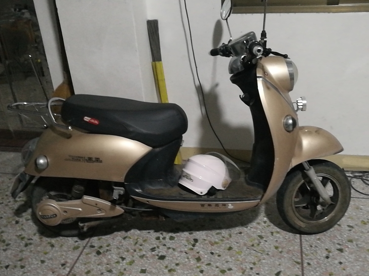 凤凰60V电动车，配天能电池五个，3月份刚...