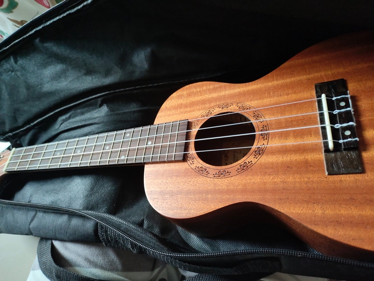 大学喜欢就买了实体店买的，但是后来加入学生...