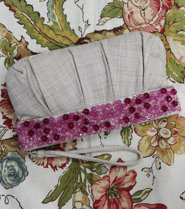 亚麻钉珠手拿包。糖果色。