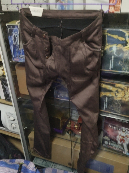 全新男士咖色休闲裤，吊牌未撕，扣子也未开洞...